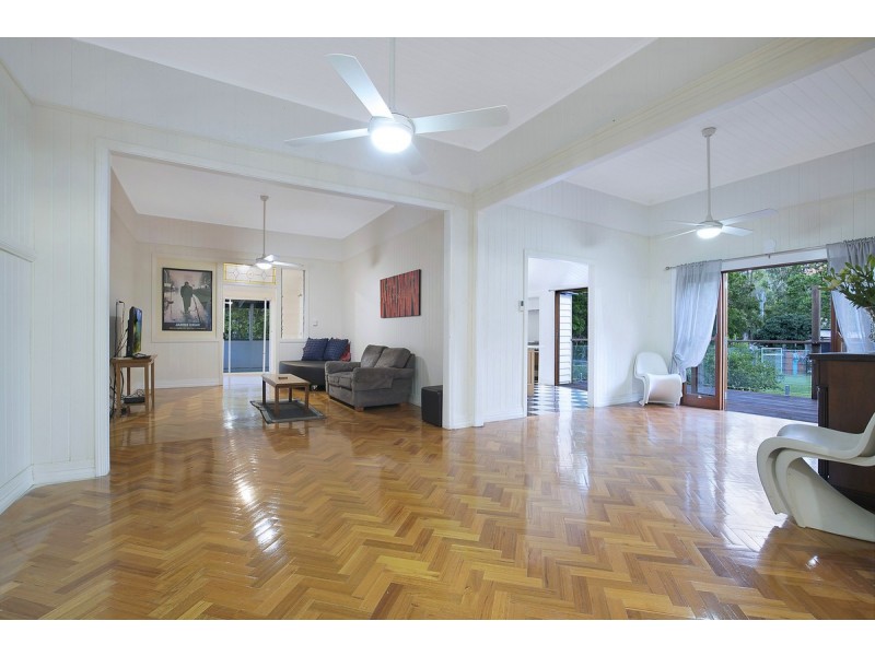 111 Warriewood Street, Chandler QLD 4155