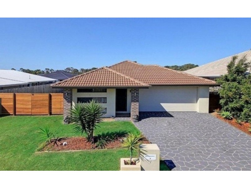 7 Estuary Avenue, Victoria Point QLD 4165