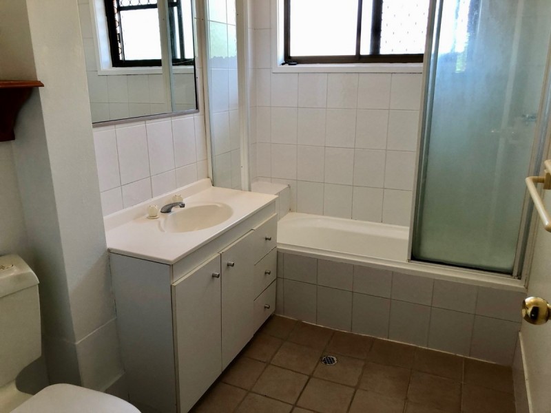 2/76 Mount Cotton Road, Capalaba QLD 4157