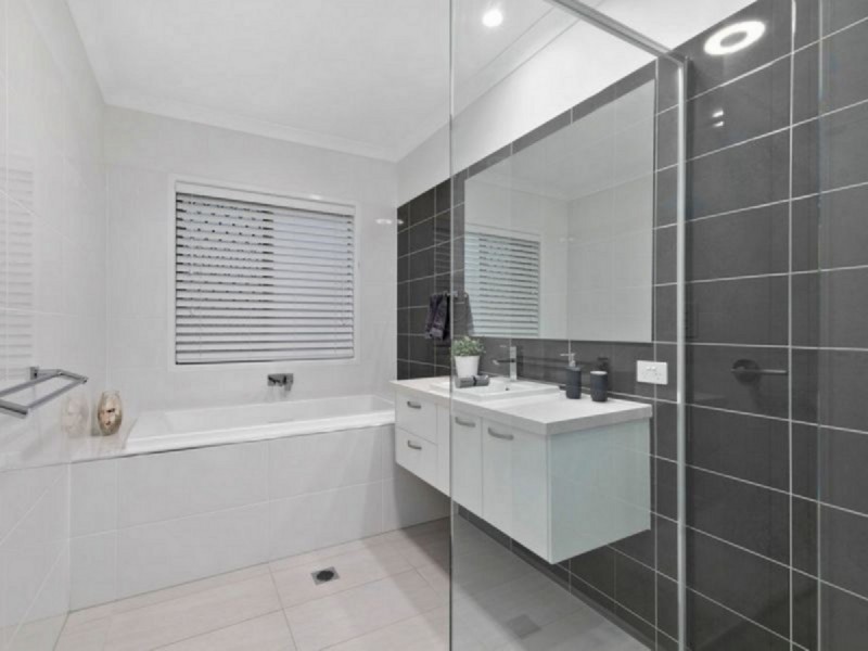 20 Capella Drive, Redland Bay QLD 4165