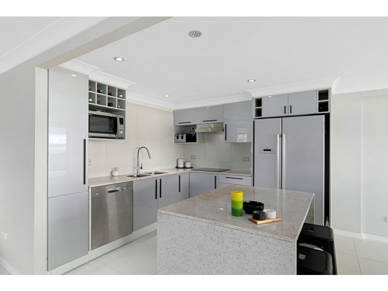 1 Sunbury Street, Birkdale QLD 4159