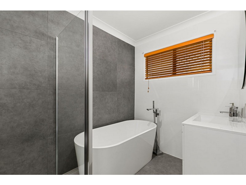 1 Sunbury Street, Birkdale QLD 4159