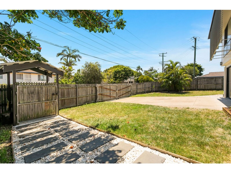 1 Sunbury Street, Birkdale QLD 4159