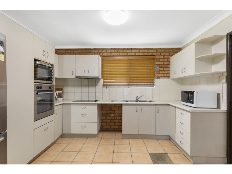 11 Downing Street, Birkdale QLD 4159