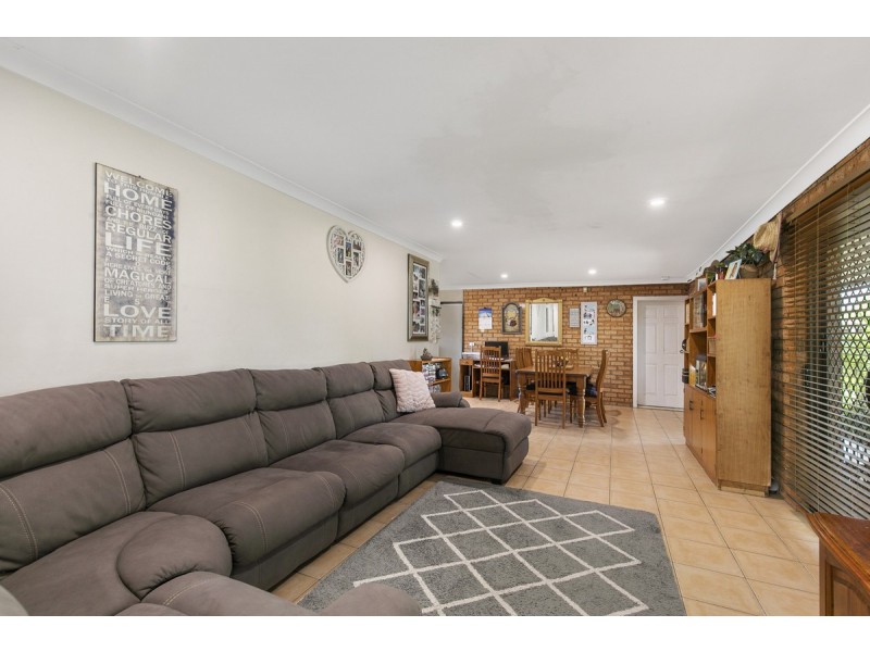 11 Downing Street, Birkdale QLD 4159