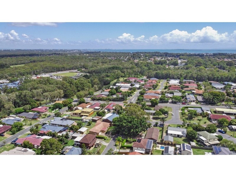 11 Downing Street, Birkdale QLD 4159