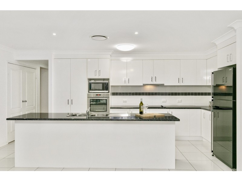 18 Pandanus Street, Birkdale QLD 4159
