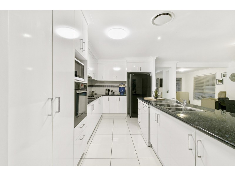 18 Pandanus Street, Birkdale QLD 4159
