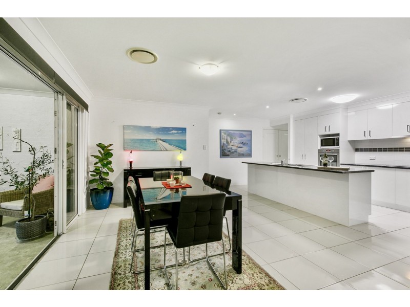 18 Pandanus Street, Birkdale QLD 4159