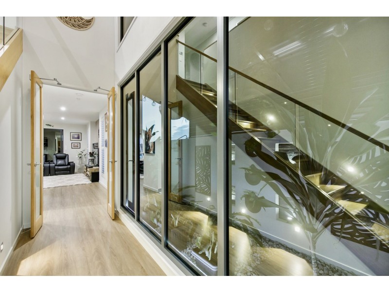 10 Caravel Court, Raby Bay QLD 4163