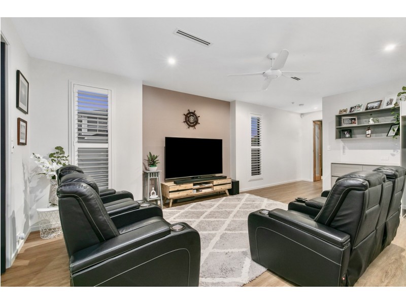 10 Caravel Court, Raby Bay QLD 4163