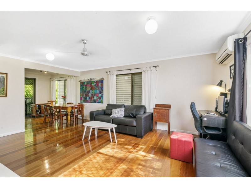 25 Napier Street, Birkdale QLD 4159