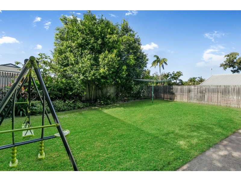 25 Napier Street, Birkdale QLD 4159