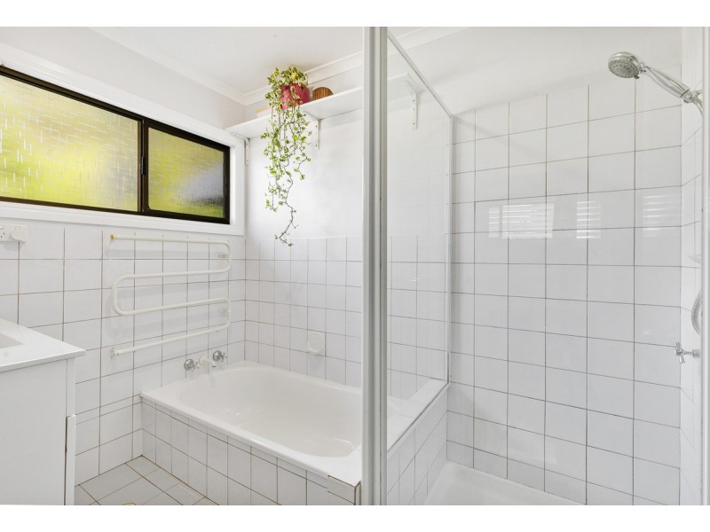 25 Napier Street, Birkdale QLD 4159