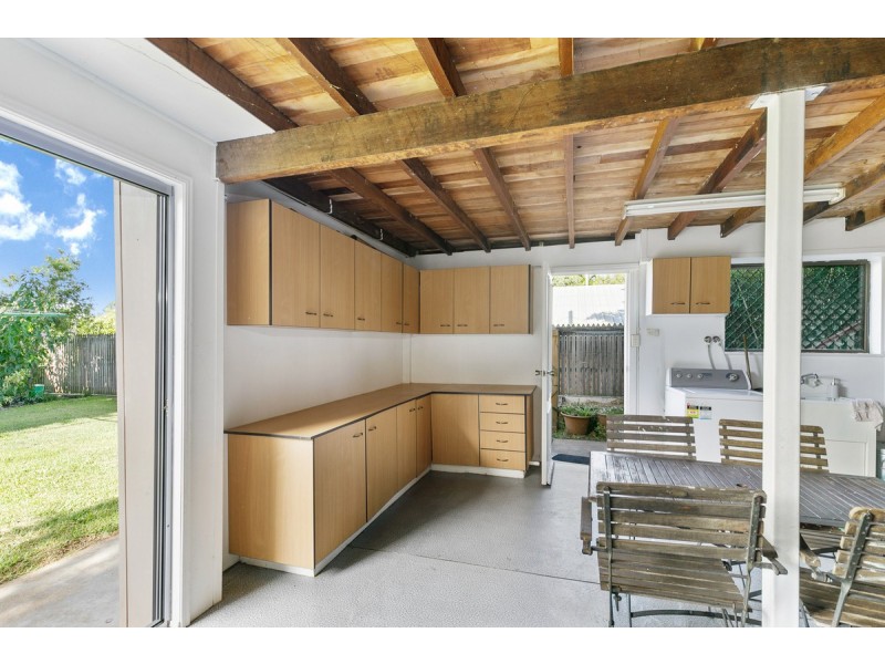 25 Napier Street, Birkdale QLD 4159