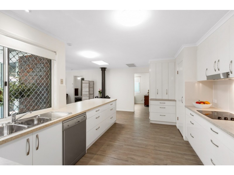 6 Iona Court, Alexandra Hills QLD 4161