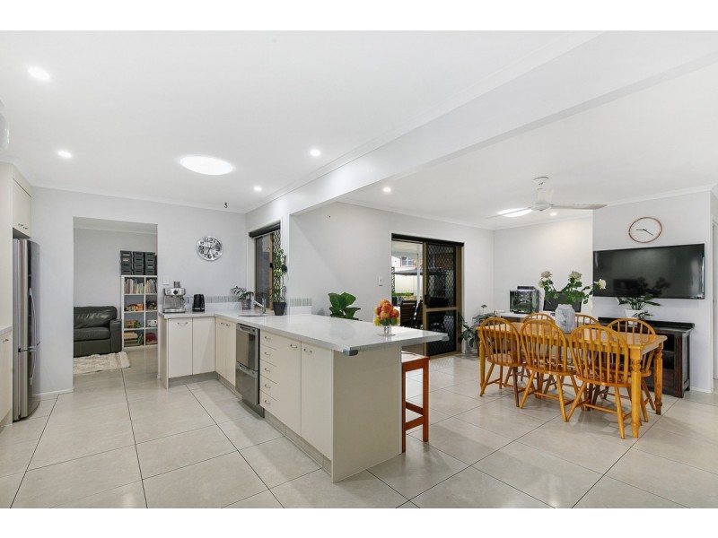 68 Waratah Avenue, Victoria Point QLD 4165