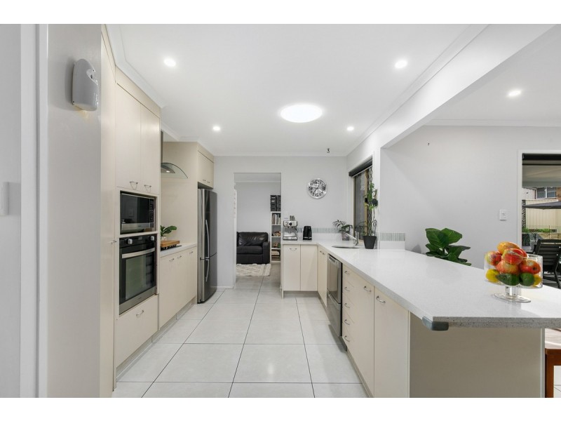 68 Waratah Avenue, Victoria Point QLD 4165