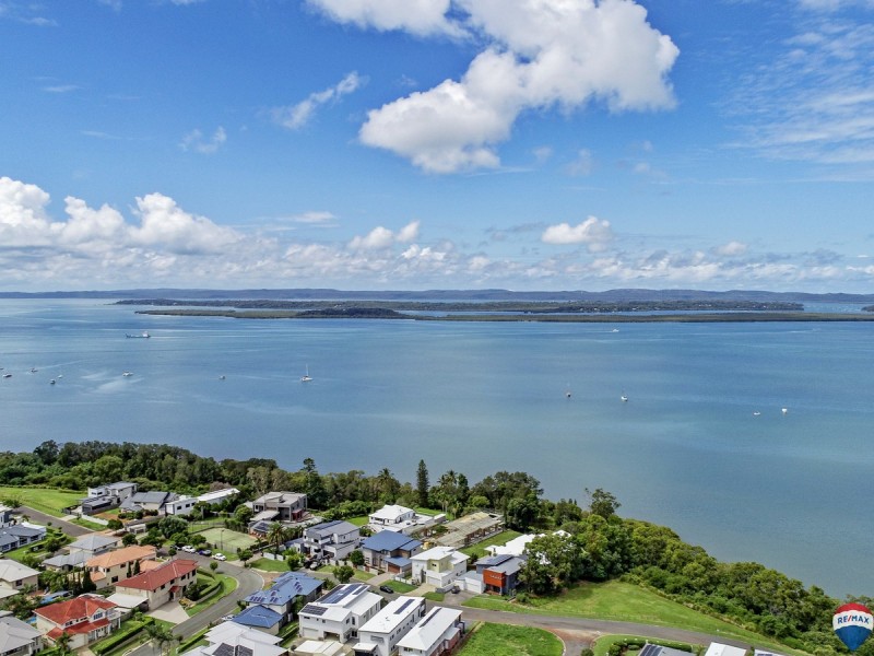 26 Wilson Esplanade, Redland Bay QLD 4165
