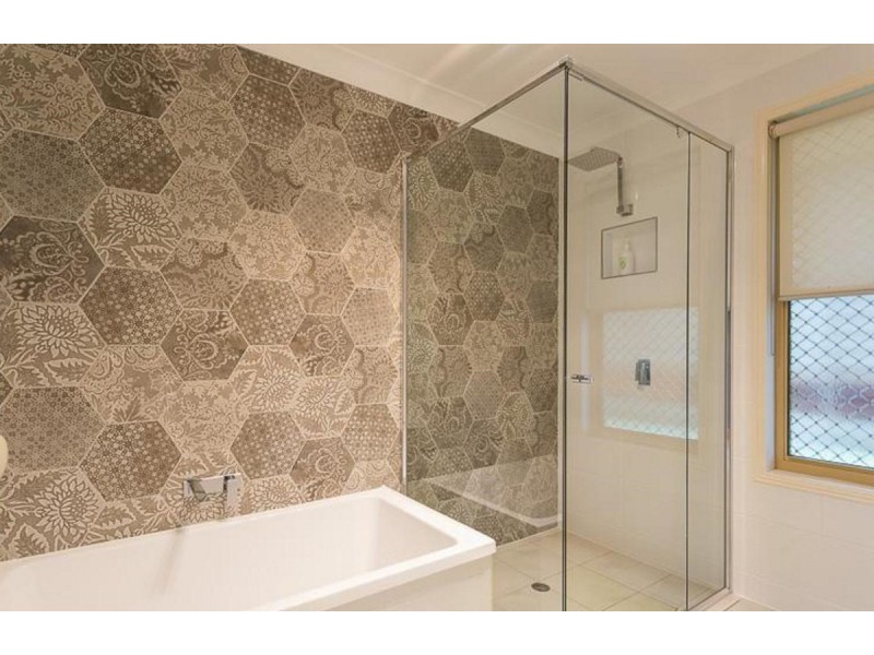 1 Bayswater Drive, Victoria Point QLD 4165