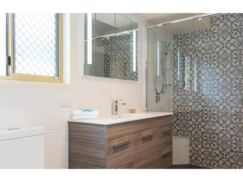 1 Bayswater Drive, Victoria Point QLD 4165