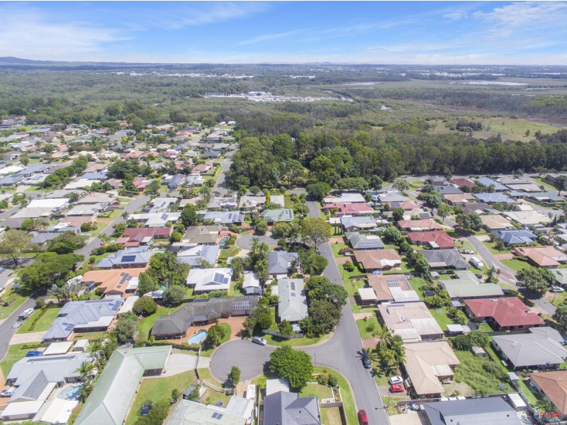 18 Trafalgar Drive, Victoria Point QLD 4165