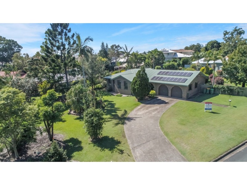 2 Banksia Street, Redland Bay QLD 4165