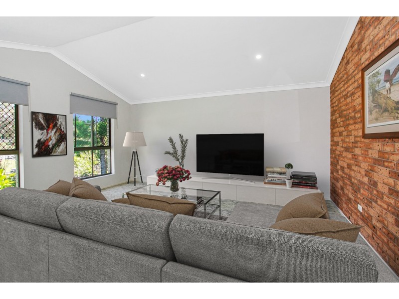 2 Banksia Street, Redland Bay QLD 4165
