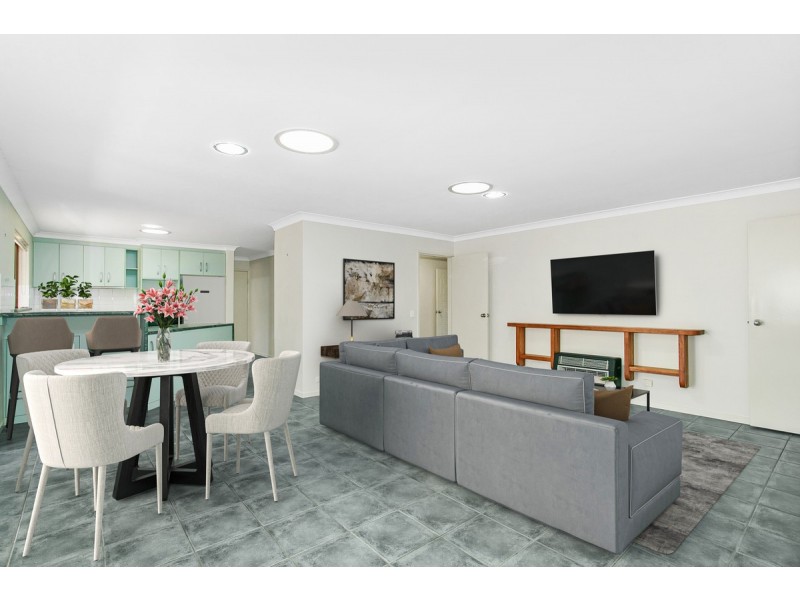 2 Banksia Street, Redland Bay QLD 4165