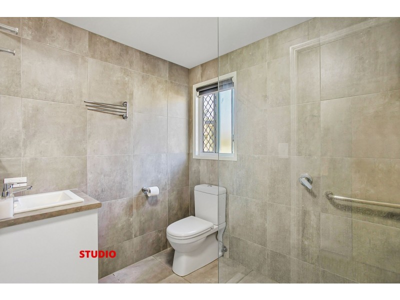 2 Banksia Street, Redland Bay QLD 4165