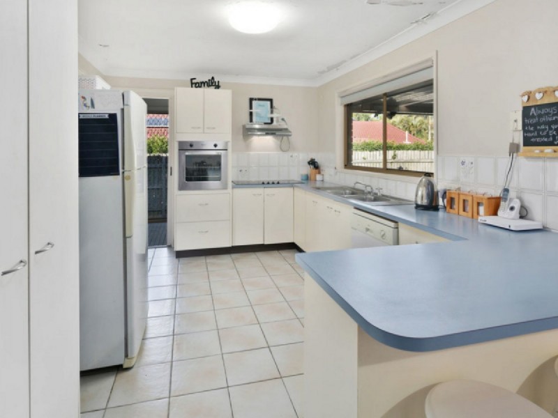 54 Beach Street, Cleveland QLD 4163