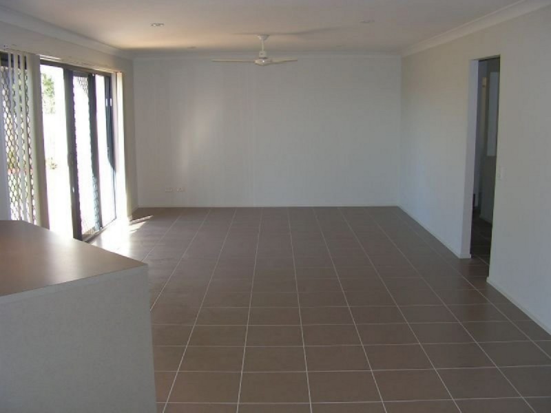 41 Aqua Crescent, Redland Bay QLD 4165