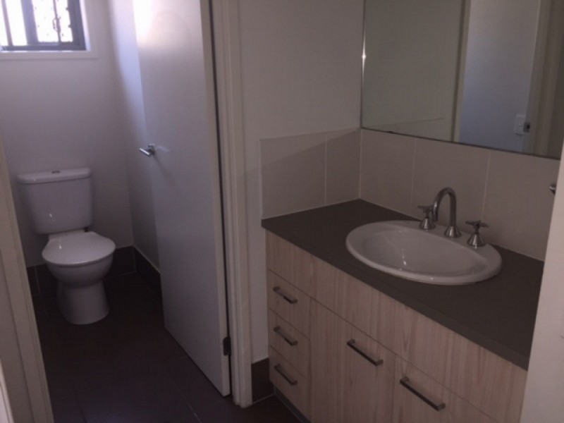 41 Aqua Crescent, Redland Bay QLD 4165