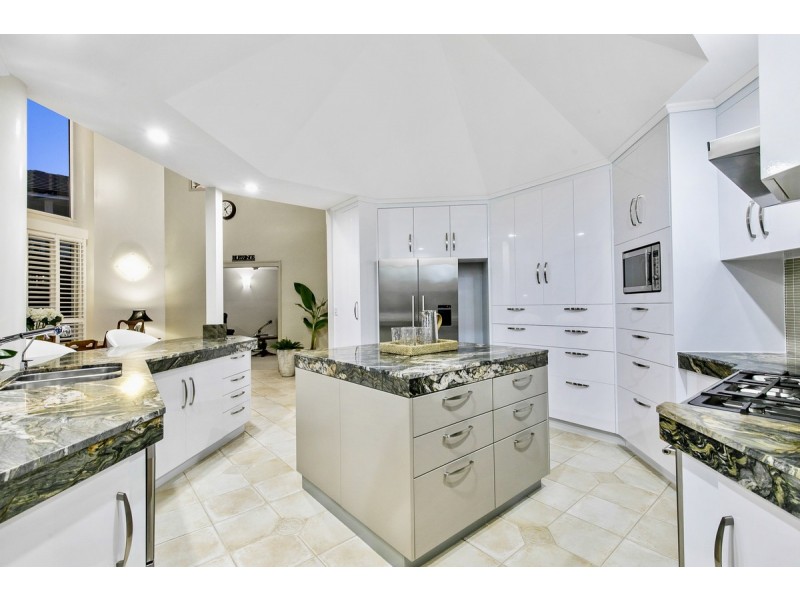 43 Seacrest Court, Raby Bay QLD 4163