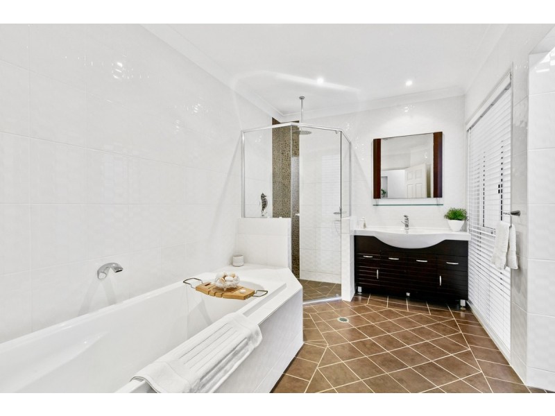 43 Seacrest Court, Raby Bay QLD 4163