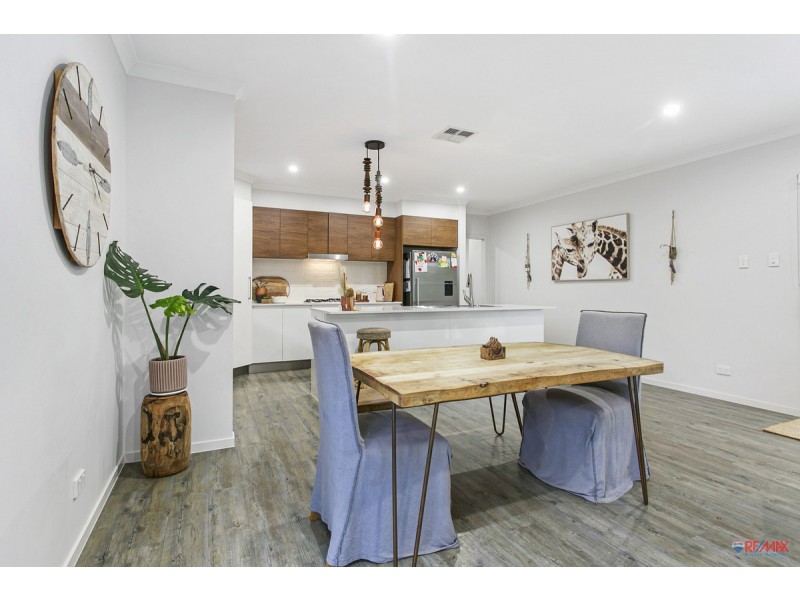 17 Glenhaven Close, Redland Bay QLD 4165