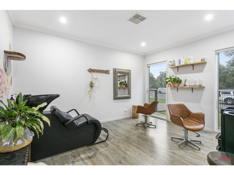 17 Glenhaven Close, Redland Bay QLD 4165