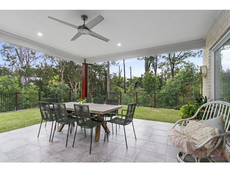 17 Glenhaven Close, Redland Bay QLD 4165