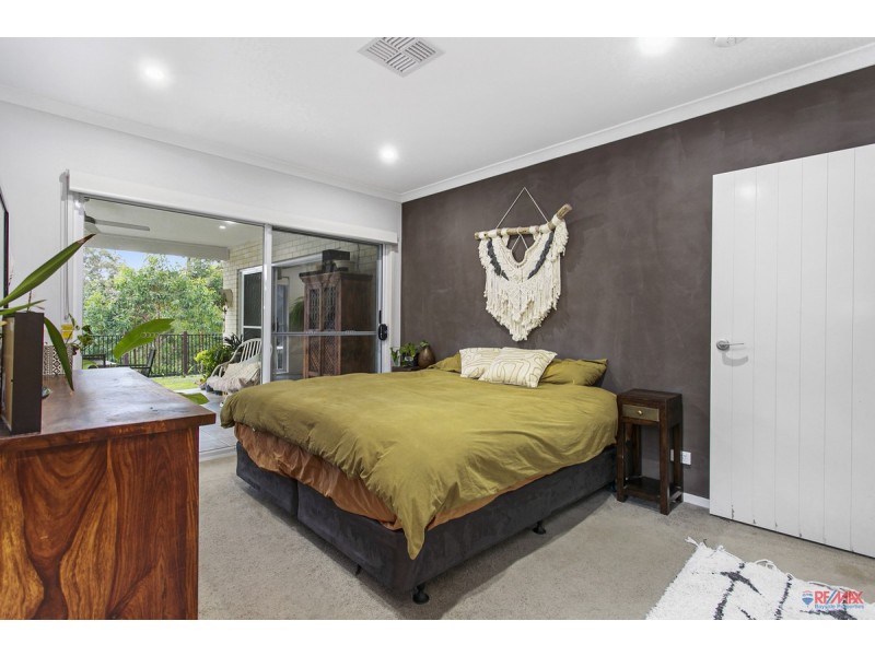 17 Glenhaven Close, Redland Bay QLD 4165