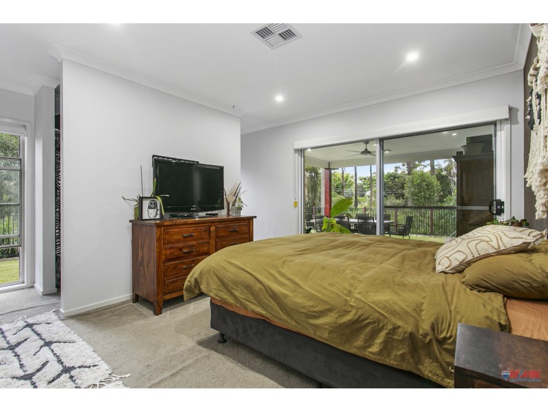 17 Glenhaven Close, Redland Bay QLD 4165