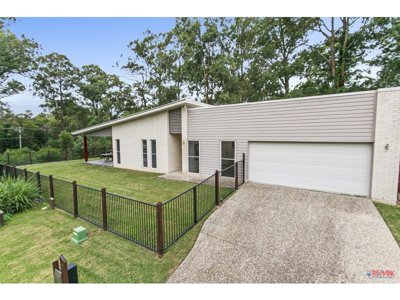 17 Glenhaven Close, Redland Bay QLD 4165