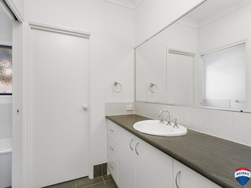 9 Irwin Place, Redland Bay QLD 4165