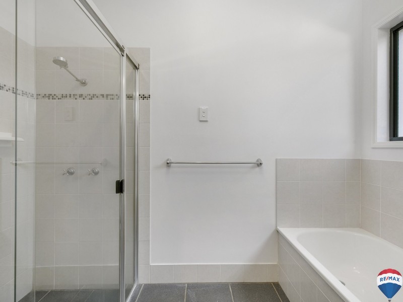 9 Irwin Place, Redland Bay QLD 4165