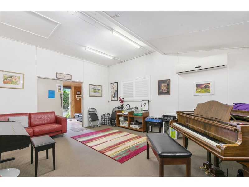 369 Redland Bay Road, Capalaba QLD 4157