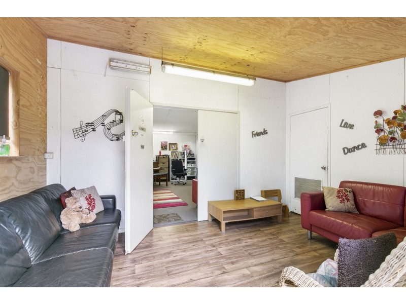 369 Redland Bay Road, Capalaba QLD 4157