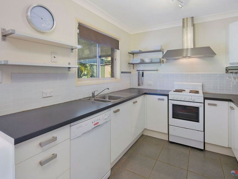 1 Morden Street, Birkdale QLD 4159