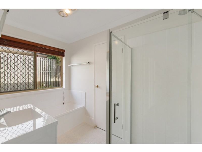14 Chesterfield Crescent, Wellington Point QLD 4160