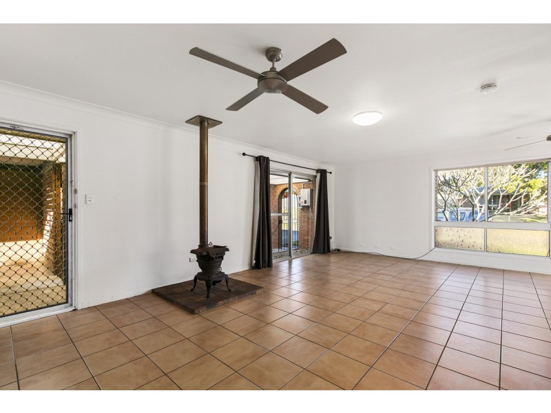 16 Hampshire Crescent, Alexandra Hills QLD 4161