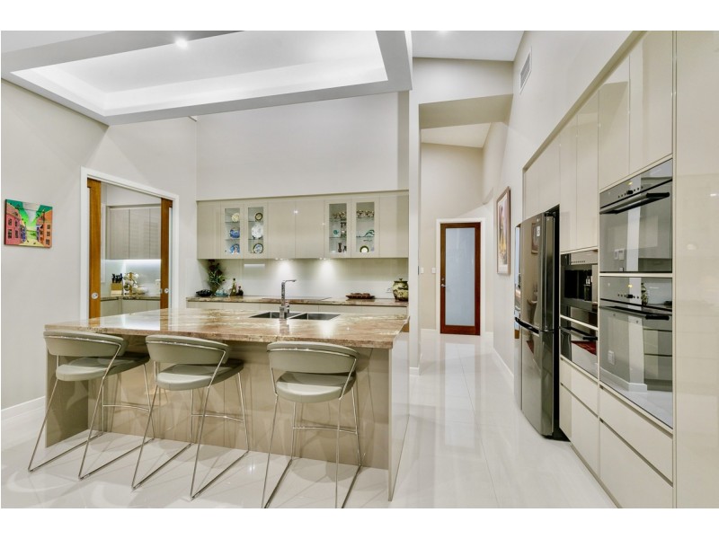 1 Redbill Close, Thornlands QLD 4164