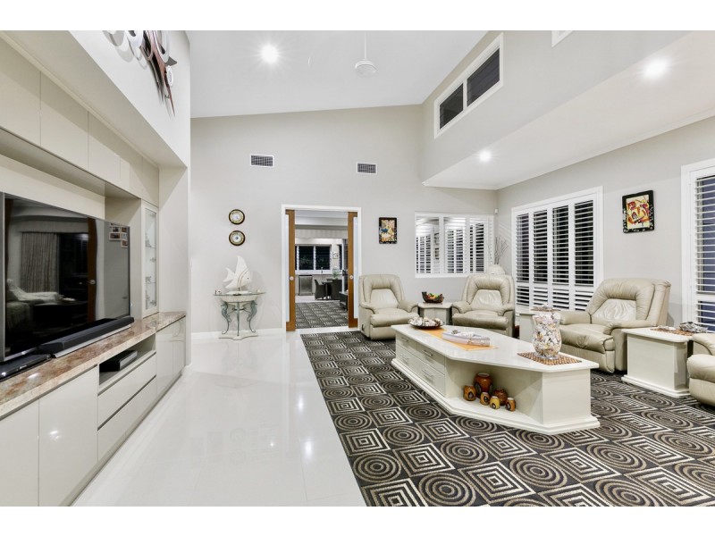 1 Redbill Close, Thornlands QLD 4164